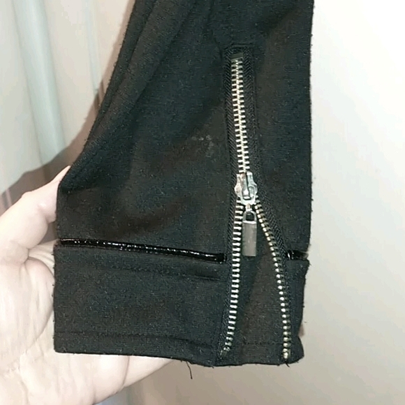 XOXO Crop Bomber w/ faux leather trim size Medium - Picture 6 of 8